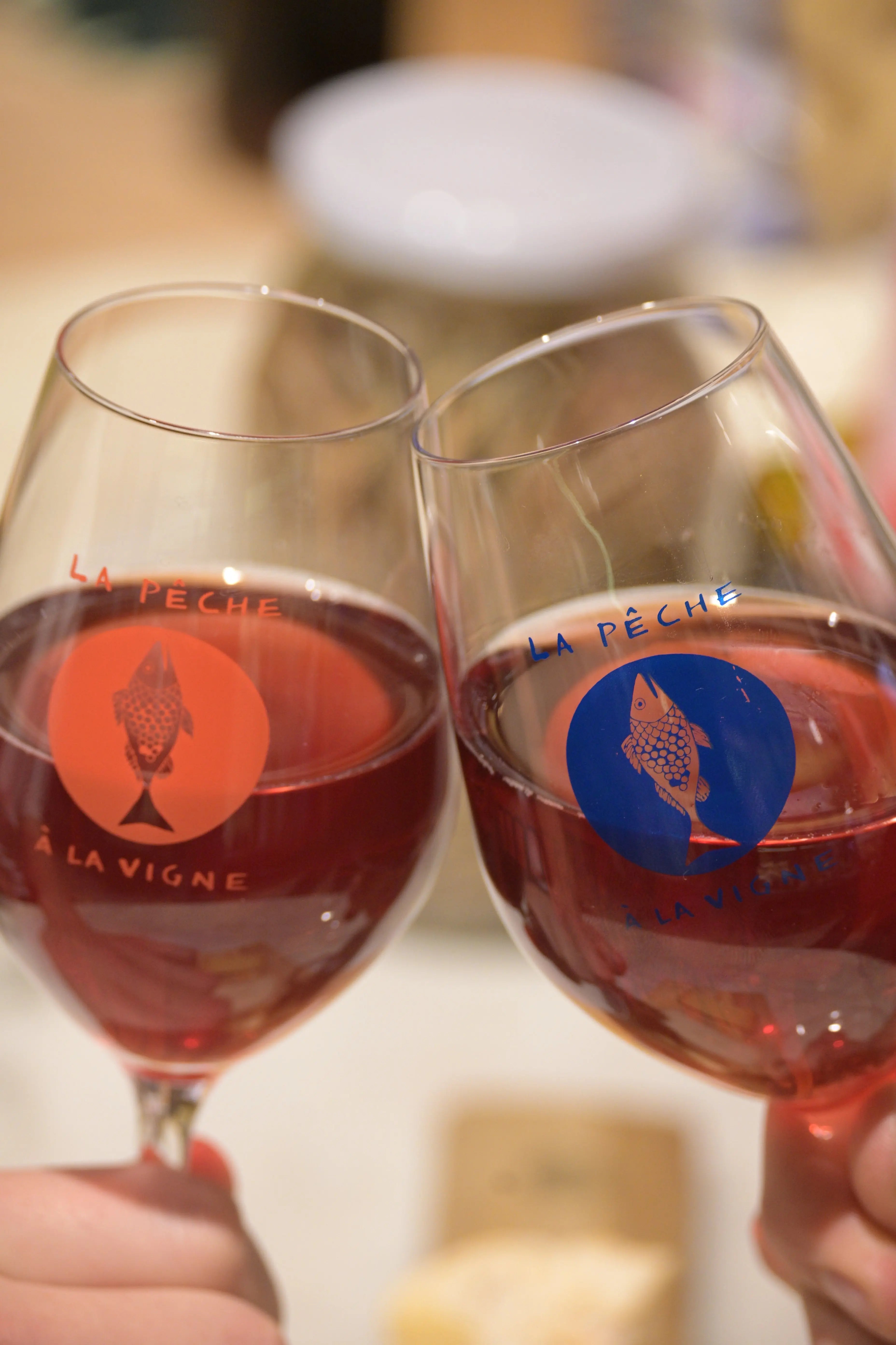 Vins de Provence et de Bordeaux comparés lors d'une dégustation