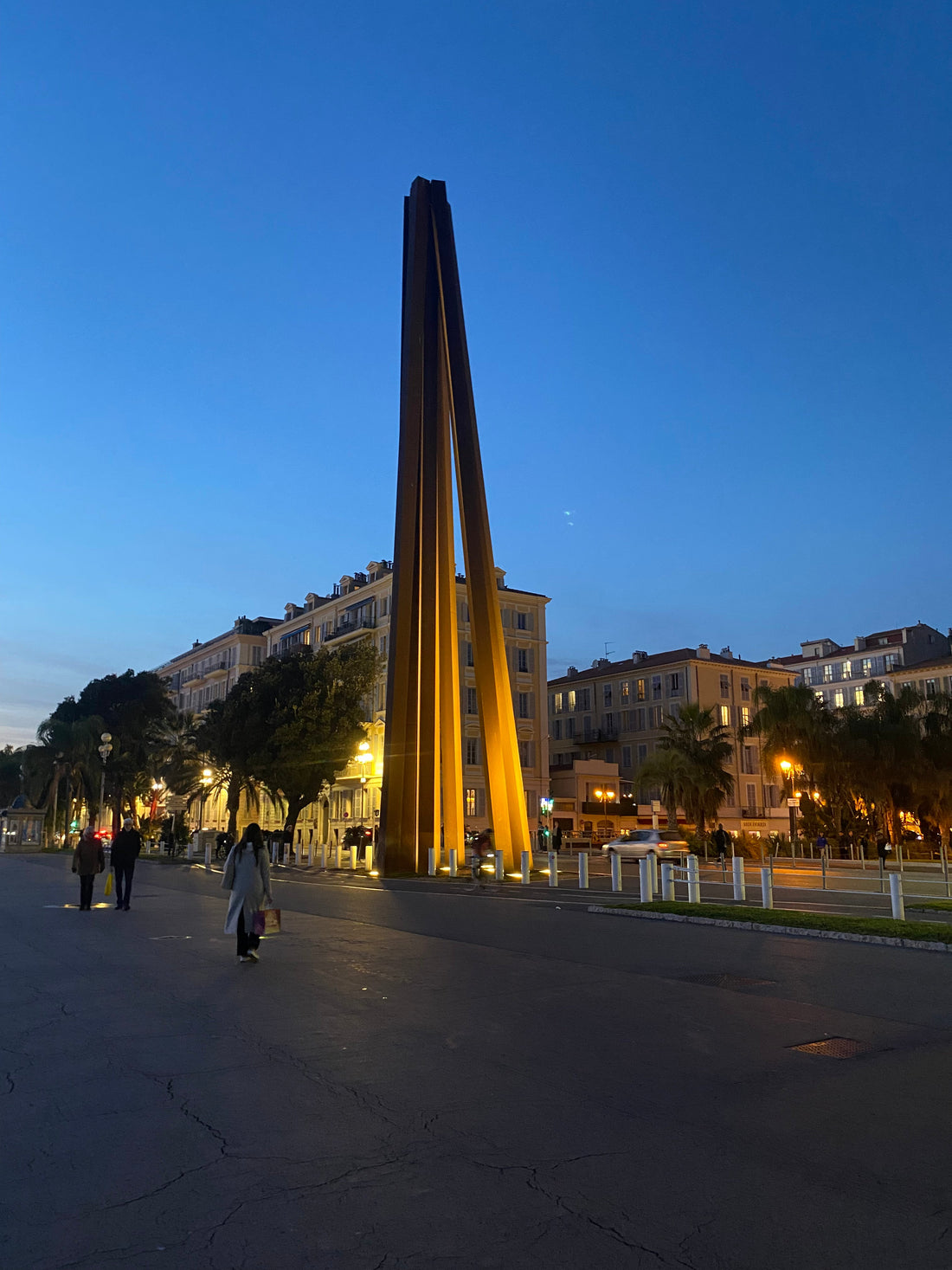 Unusual Walks: Discover Nice in a Different Way