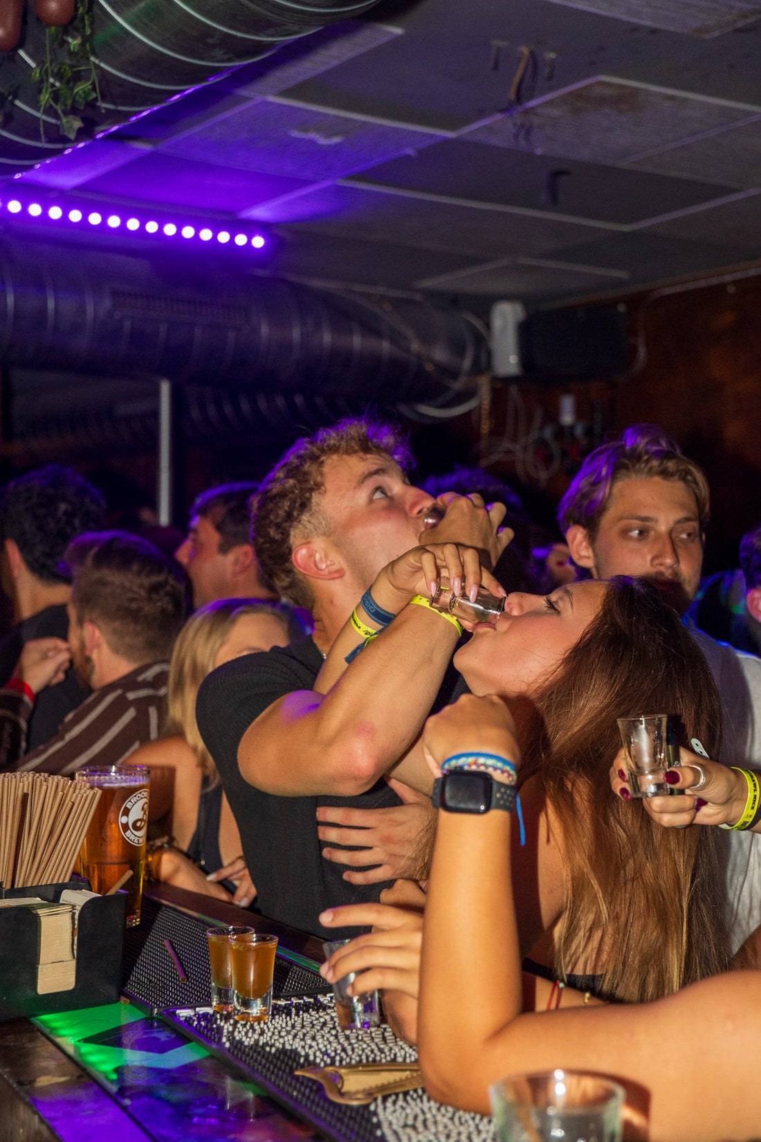 Nightlife Tips for Solo Travelers in Nice