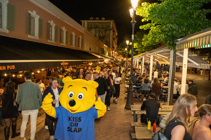 Pub Crawl Nice Yellow: Social Games, 5 Shots & International Meet-Up